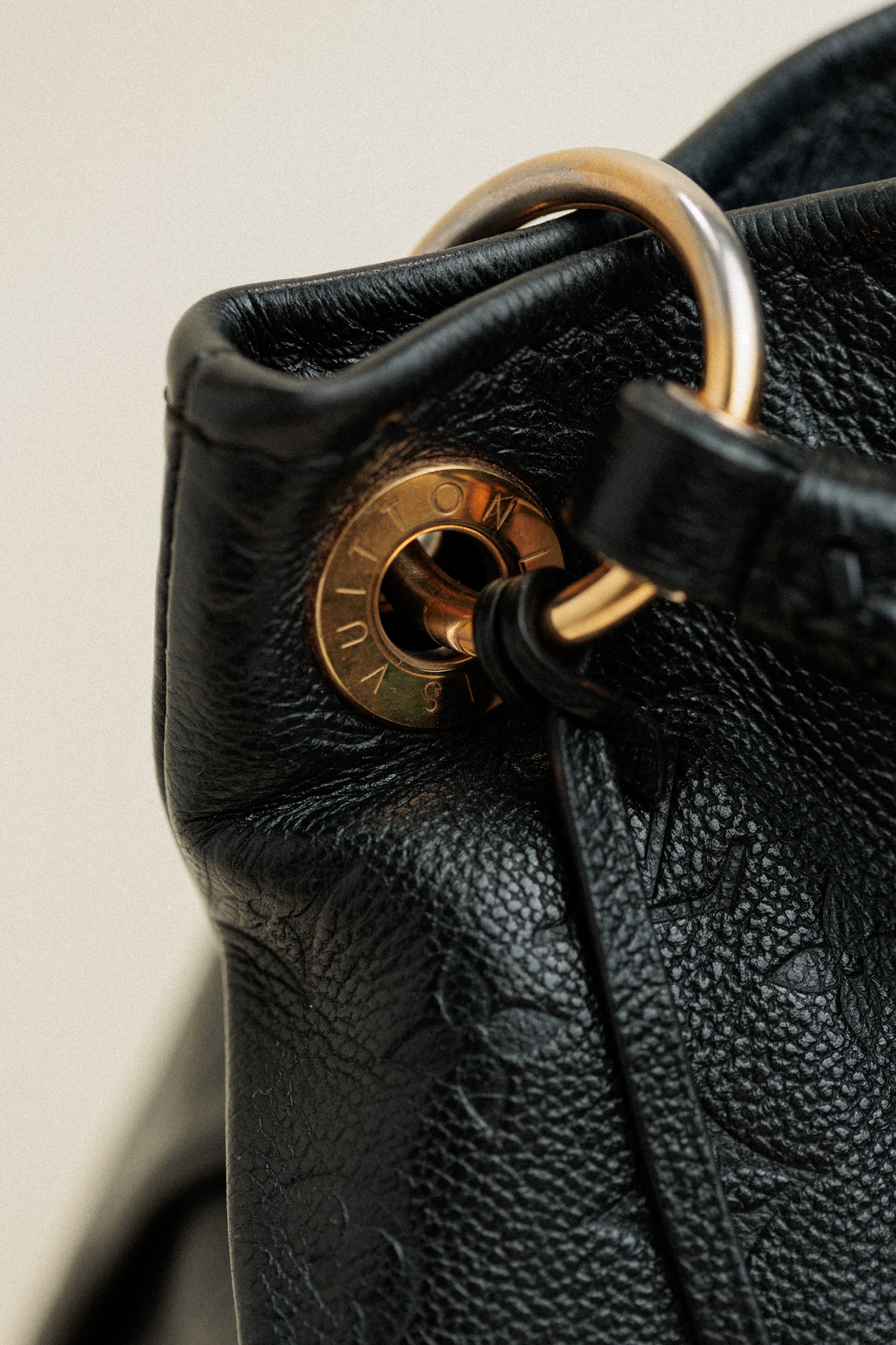 Louis Vuitton Empreinte Artsy MM Infini Black