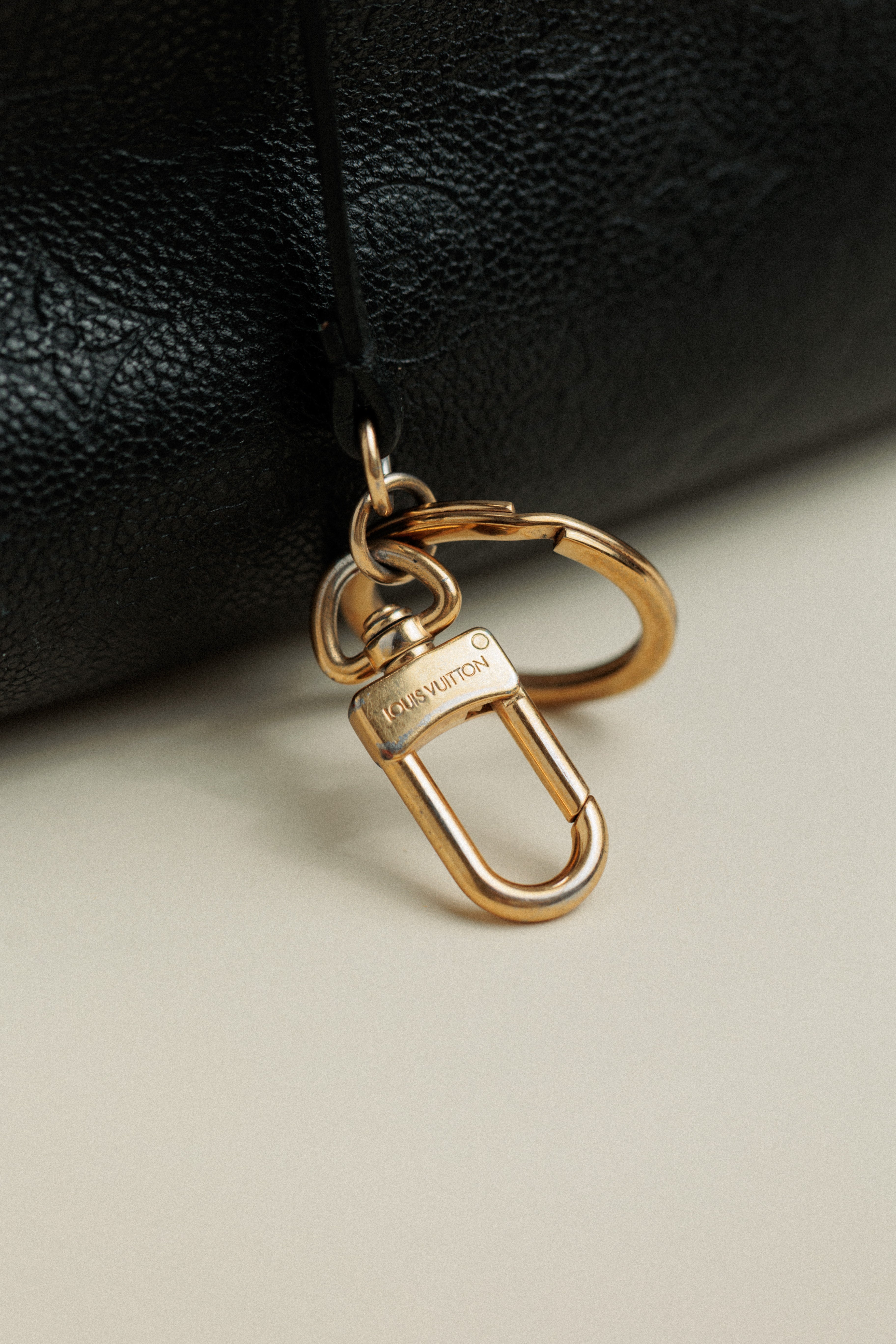 Louis Vuitton Empreinte Artsy MM Infini Black