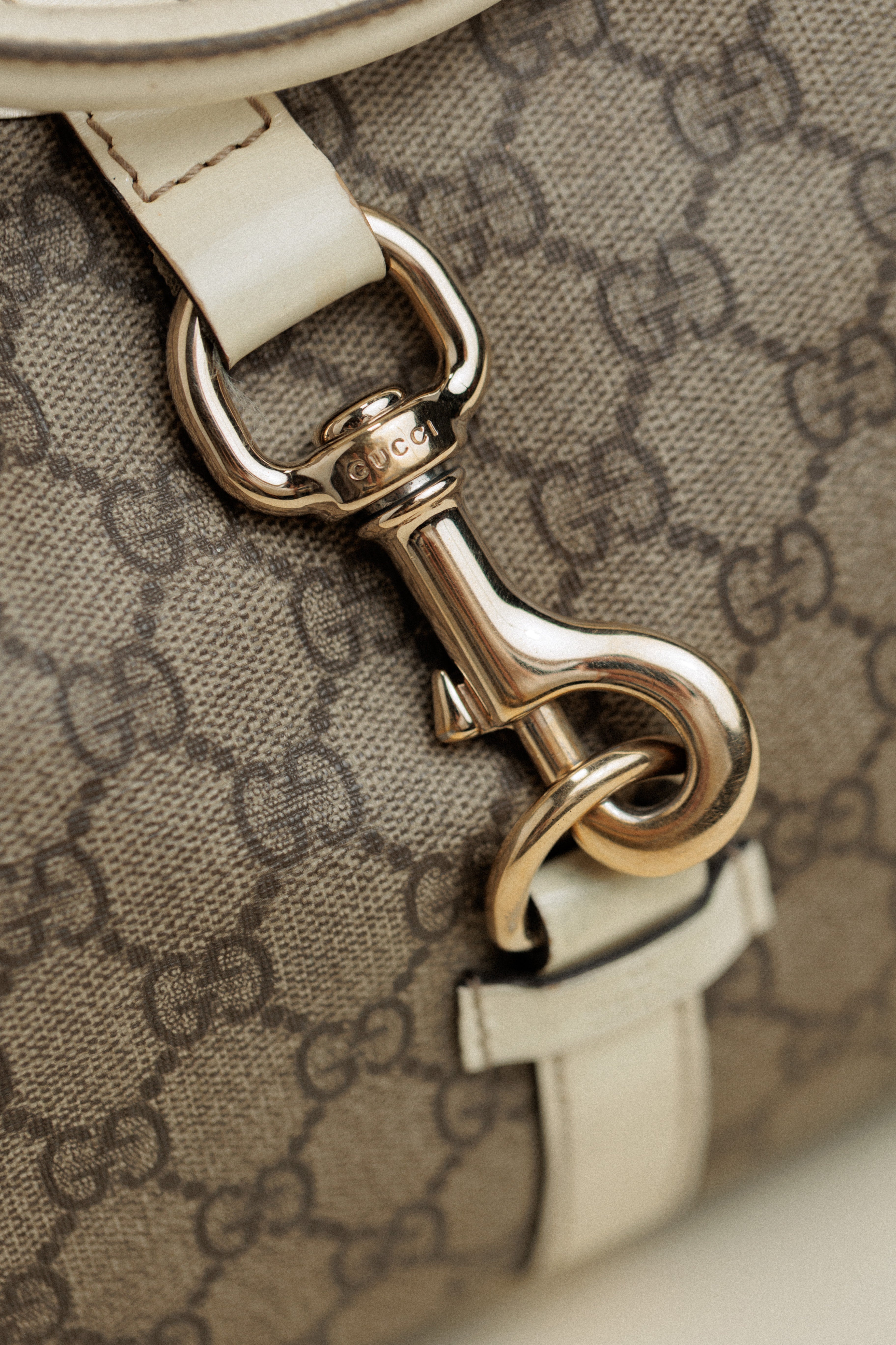 Gucci GG Supreme Joy Medium Shoulder Bag