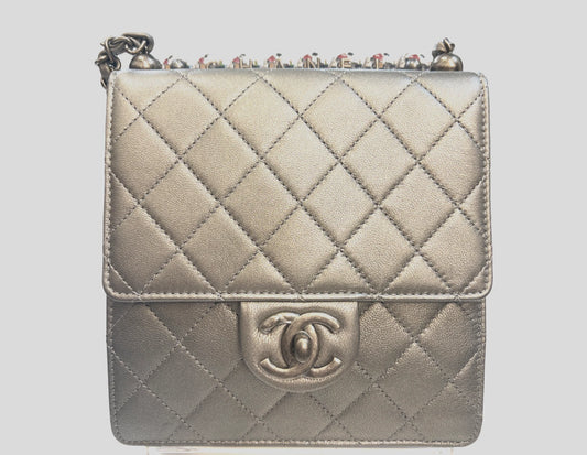 Chanel Chic Pearls Flap Bag Quilted Goatskin with Acrylic Beads Silver Pewter